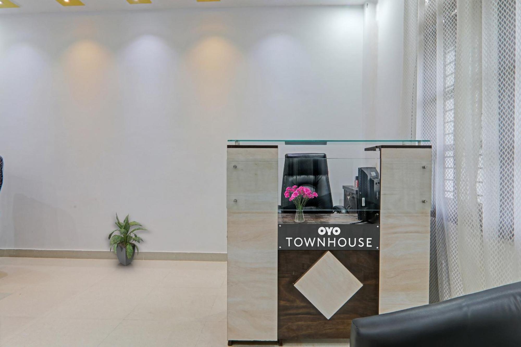 Townhouse Relax Inn Chinhat Kültér fotó