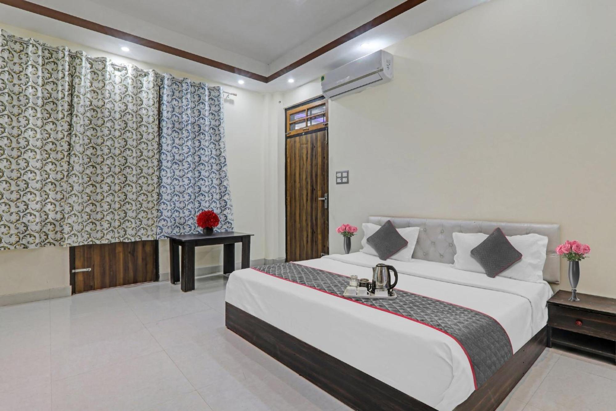 Townhouse Relax Inn Chinhat Kültér fotó