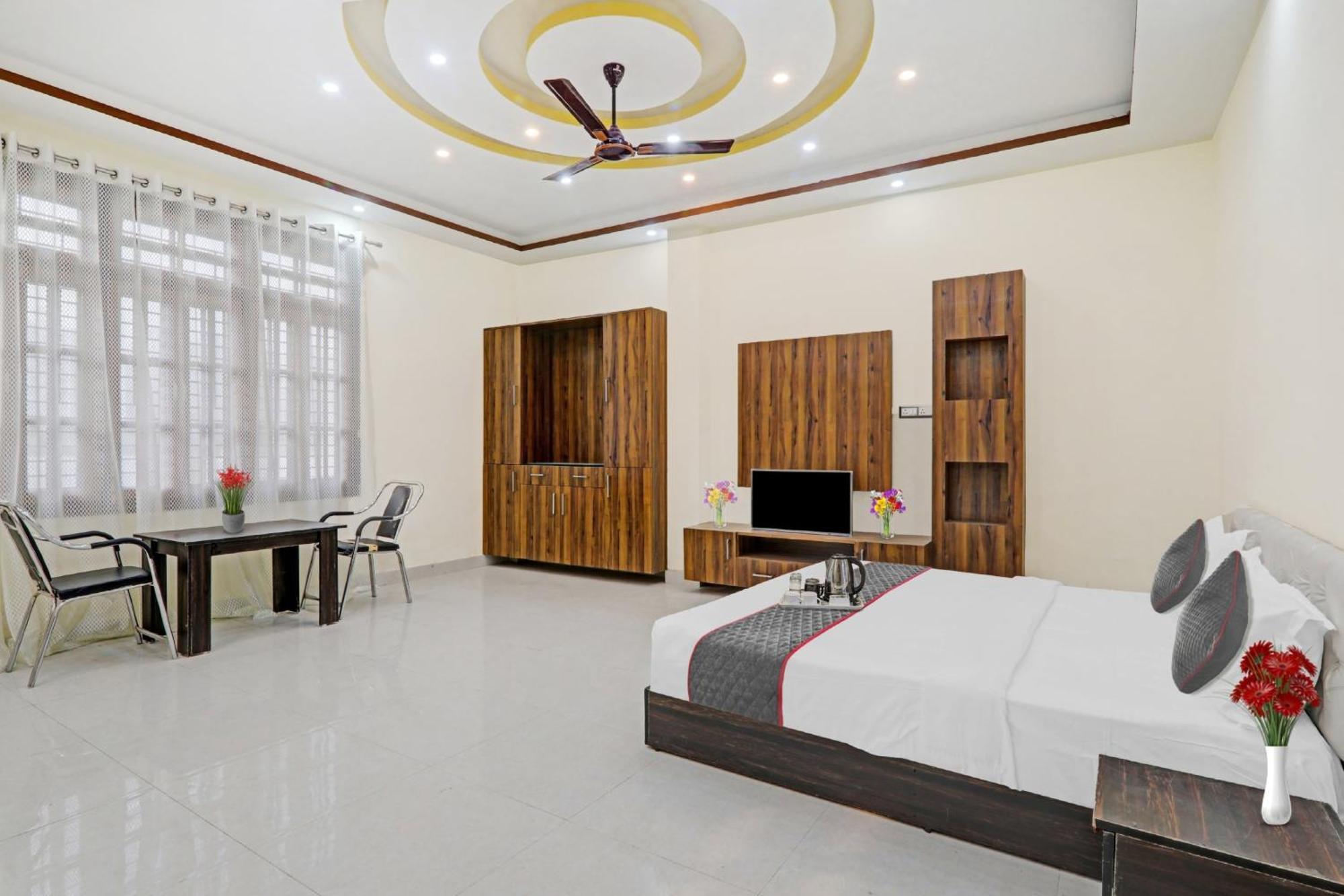 Townhouse Relax Inn Chinhat Kültér fotó