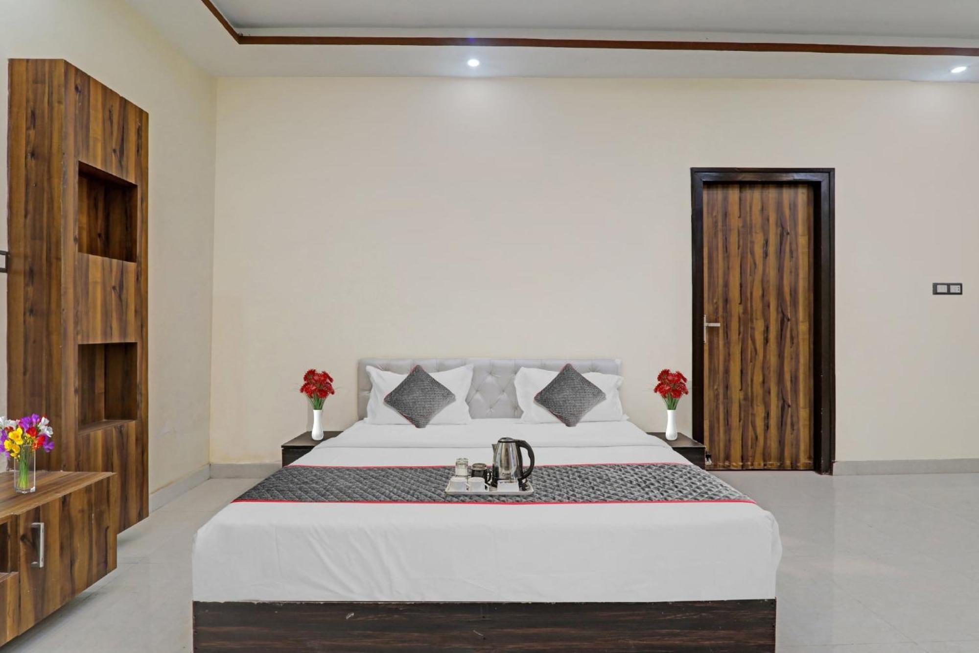 Townhouse Relax Inn Chinhat Kültér fotó