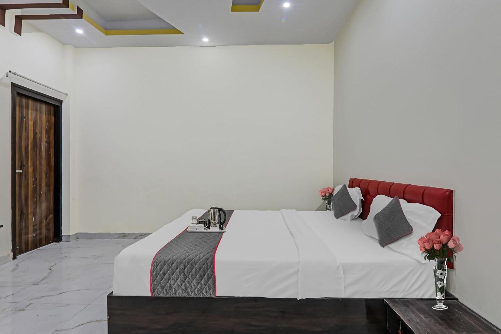 Townhouse Relax Inn Chinhat Kültér fotó